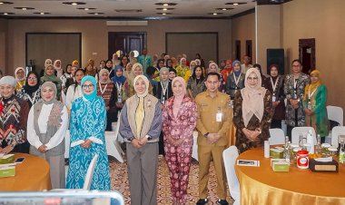 Kemendagri dan Dekranas Perkuat Keterampilan Wastra Melalui Pelatihan Meronce Selendang