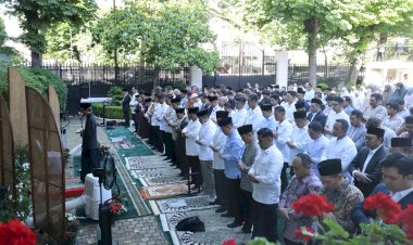Momen Hangat Prabowo Salat Iduladha Bersama Diaspora Indonesia di Paris