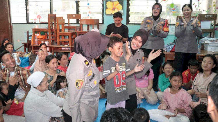 Polres Metro Jakpus Berikan Trauma Healing  Korban Kebakaran di Kebon Kosong Kemayoran