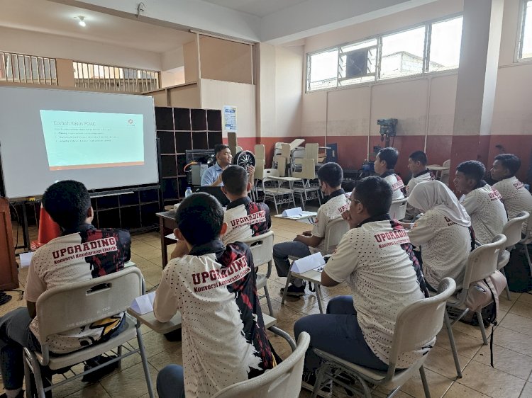 PLN UP2B DKI Jakarta dan Banten Luncurkan Program TJSL Konversi Kendaraan Listrik Di SMK Dinamika Pembangunan 1 