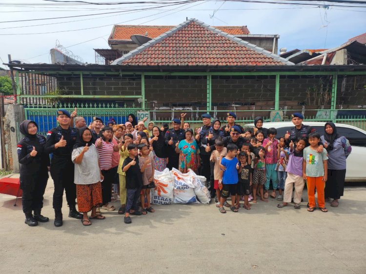 Jumat Peduli, Brimob Polda Metro Jaya Tebar Kepedulian di Tengah Masyarakat
