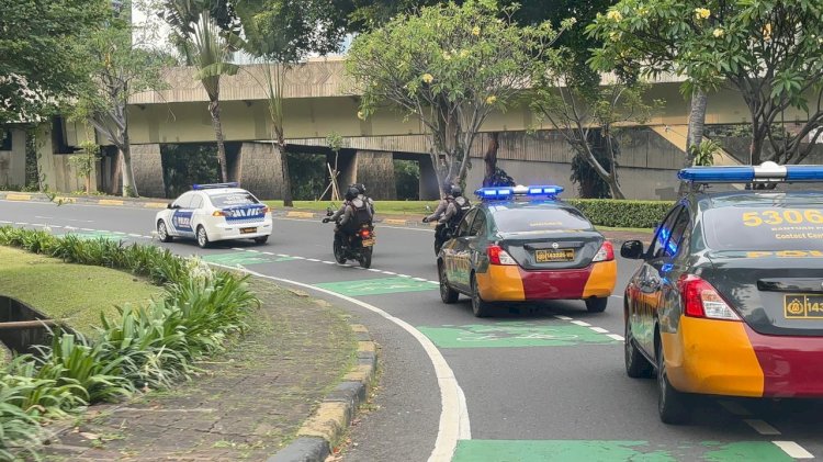 Ciptakan Rasa Aman dan Nyaman Polda Metro Jaya Laksanakan Patroli Skala Besar
