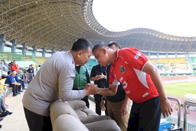 Pastikan Keamanan Maksimal, Kapolres Bekasi Kota Pantau Langsung Pengamanan Laga Bekasi City vs Sumsel United