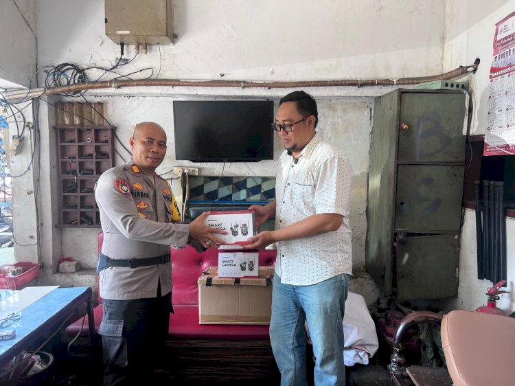 Kapolres Priok Berikan Bantuan CCTV Smart Camera Untuk Perkuat Pengamanan di Muara Angke