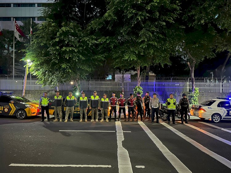 Polda Metro Jaya Gelar Patroli Malam, Wujud Nyata Polri Hadir di Tengah Masyarakat