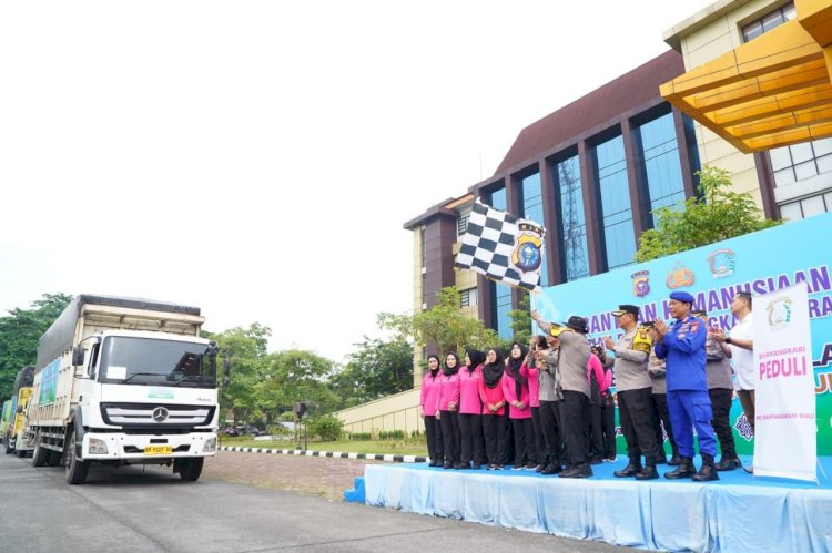 Polda Riau Kirim 6 Truk Bantuan, 290 Personel & 36 Psikolog ke Aceh–Sumut–Sumbar Solidaritas Tanpa Batas: Bantuan Logistik Besar + Trauma Healing + SAR K-9 & Drone