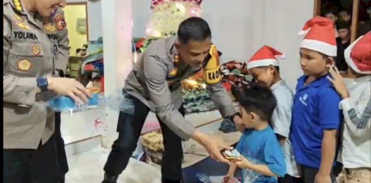 Rayakan Natal Bersama Warga Terdampak Bencana, Polri Hadir di Dua Gereja HKBP Tapanuli Utara