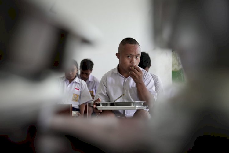 Seporsi MBG dan Senyum yang Lebih Tenang di Wajah Anak-Anak Difabel Sumba