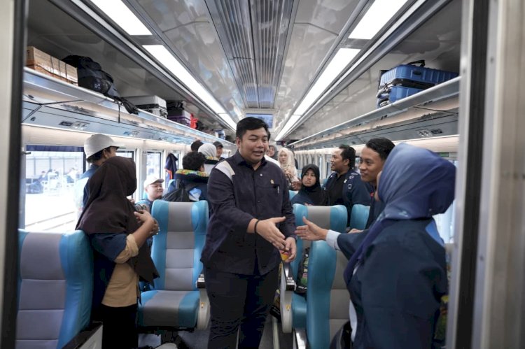 Mudik Gratis Mas Kawe Berangkatkan 395 Pemudik dari Stasiun Pasar Senen dengan KA Blambangan Express