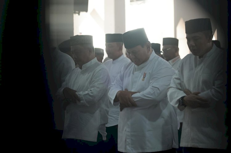 Prabowo Salat Idul Fitri 1447 H di Aceh Tamiang, Disambut Takbir Ribuan Jemaah