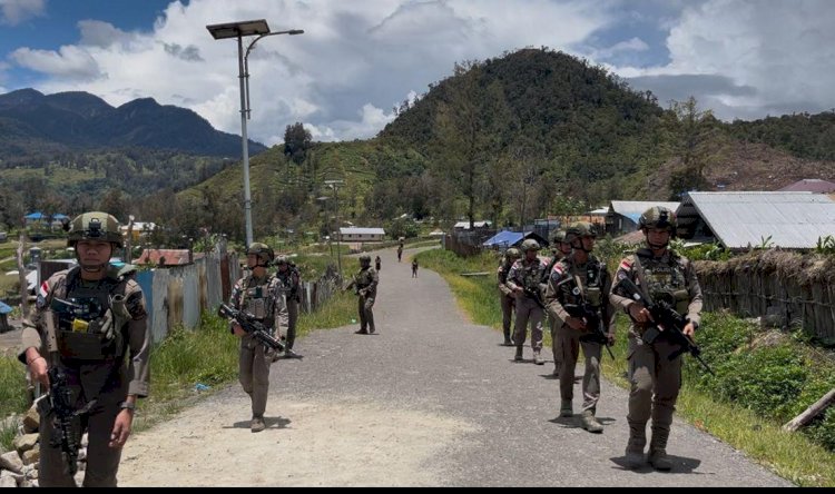 Patroli di Ilaga, Menjaga Keamanan Sambil Membangun Percakapan dengan Warga