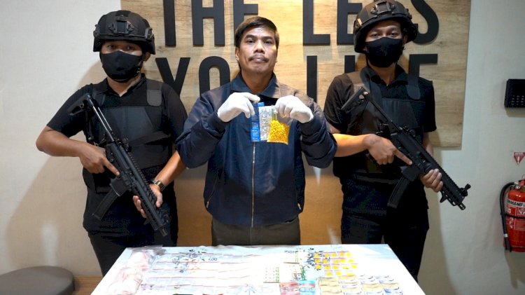 Polda Metro Jaya Memberantas Toko Penjual Obat Berbahaya Ilegal di Kawasan Jakarta Selatam, 1.442 Butir Obat Terlarang Diamankan